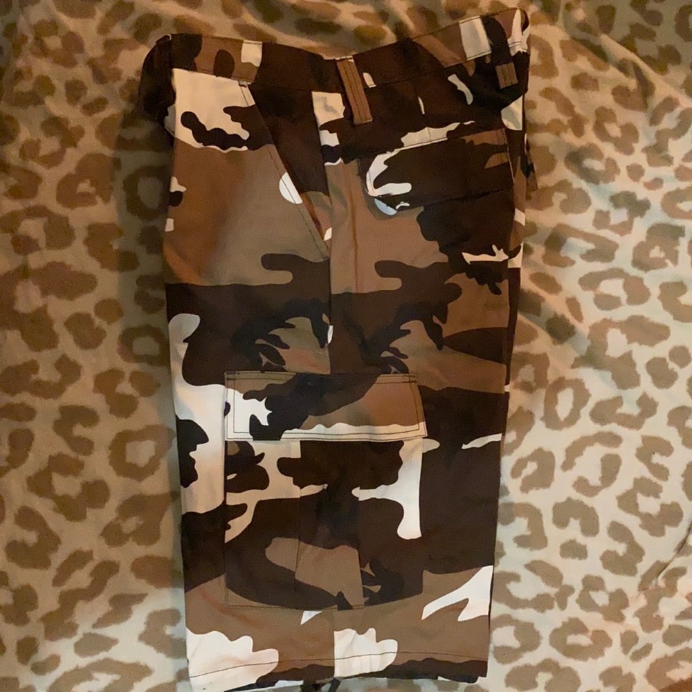 Camouflage cargo shorts